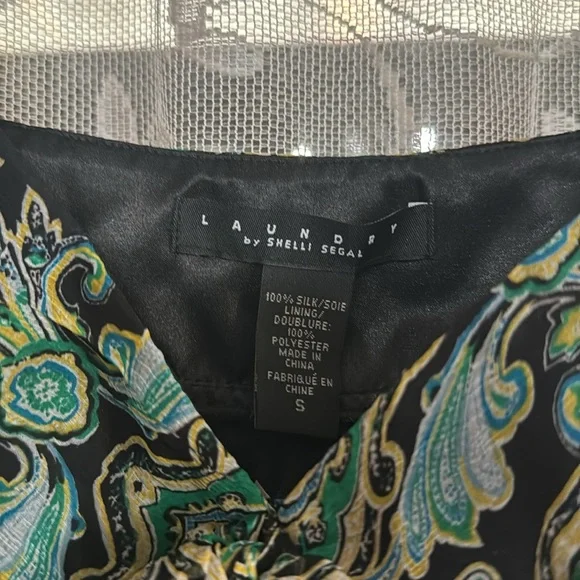 Laundry size Small / silk /new beautiful lightweight summer spaghetti strap tank - Picture 2 of 6